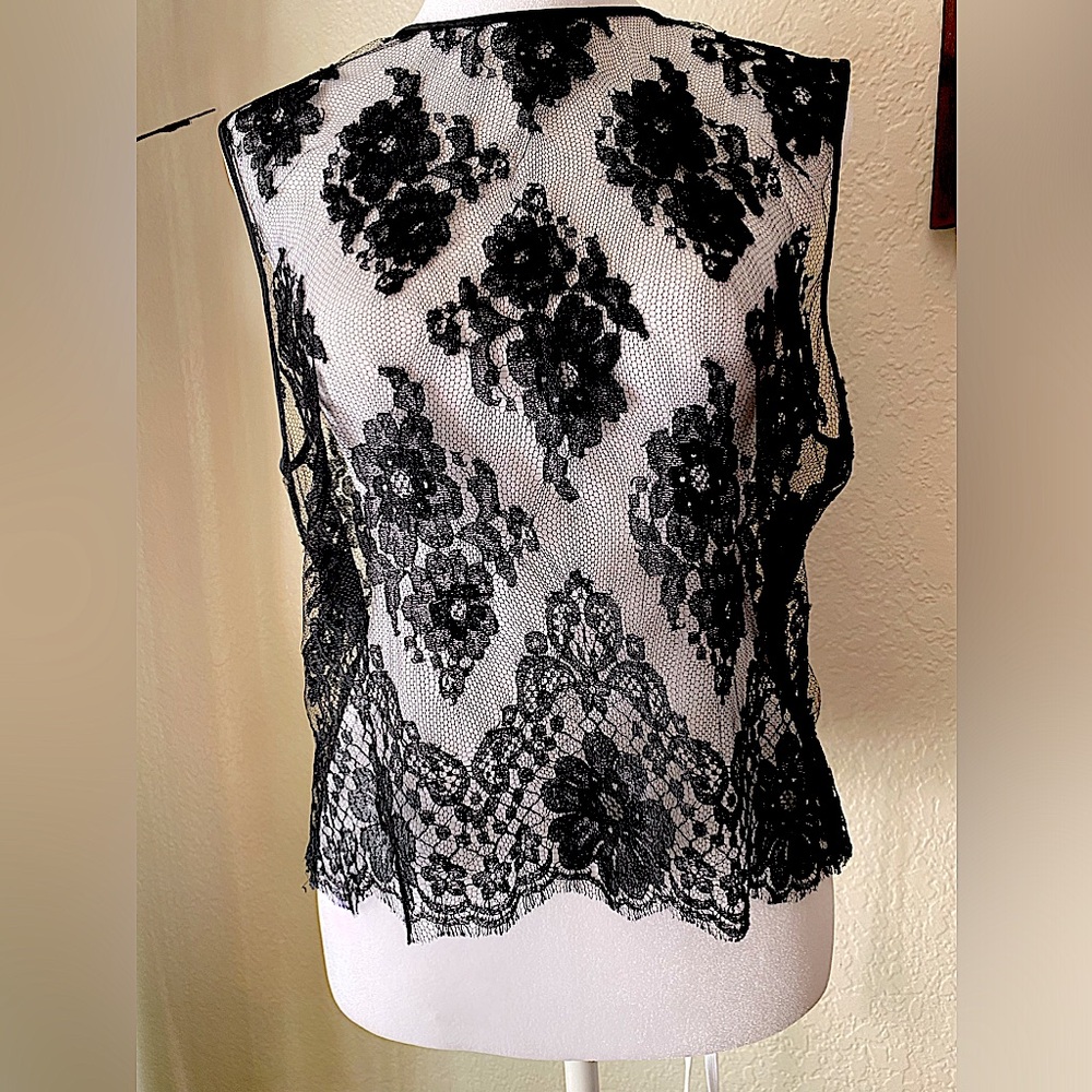Elegant Black Lace Ellen Tracy top